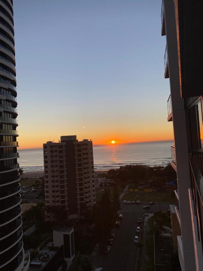 Koko Luxury Apartment In Broadbeach Gold Coast Luaran gambar